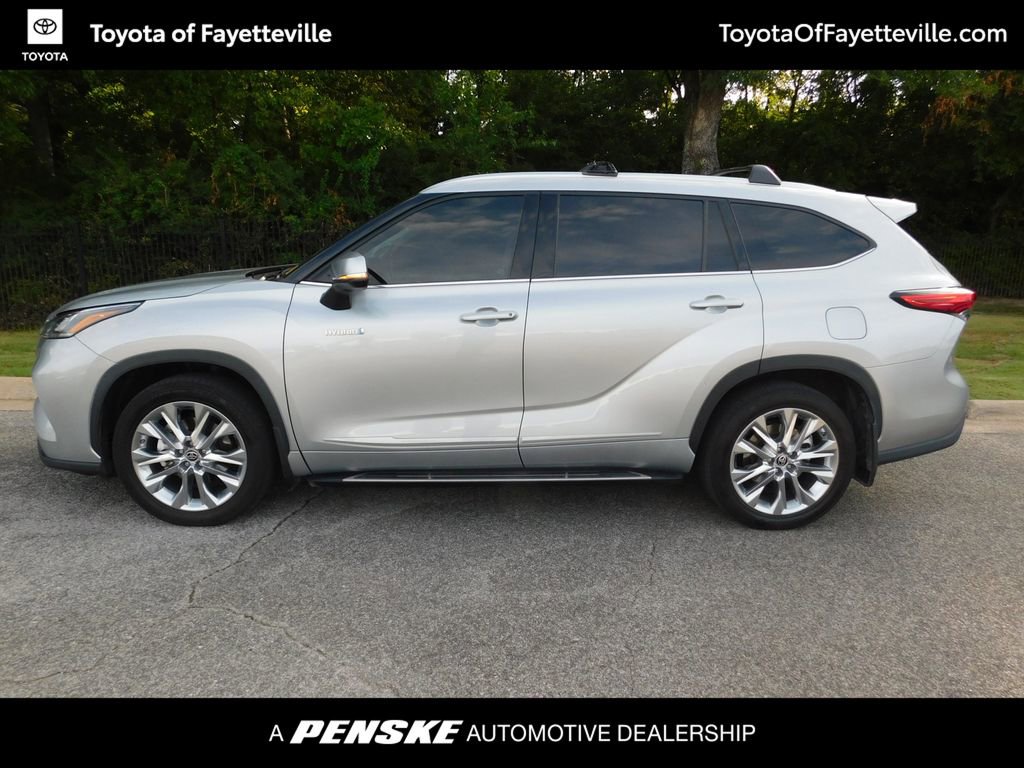 2021 Toyota Highlander Hybrid Limited photo 2