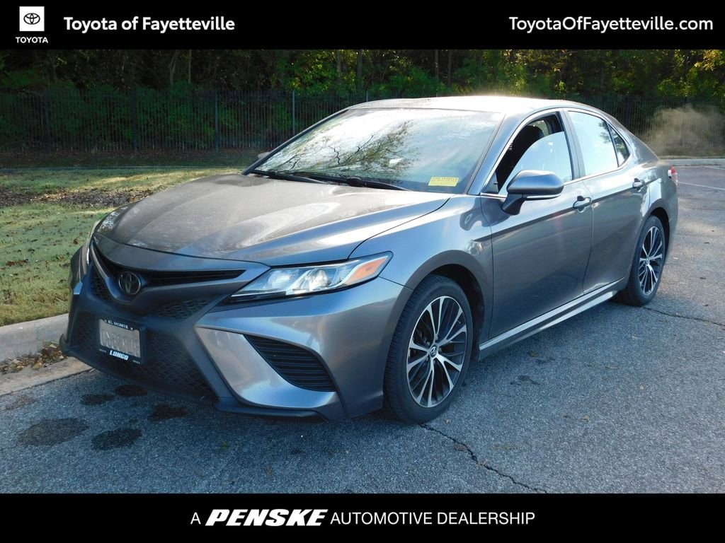 Used 2019 Toyota Camry SE Sedan