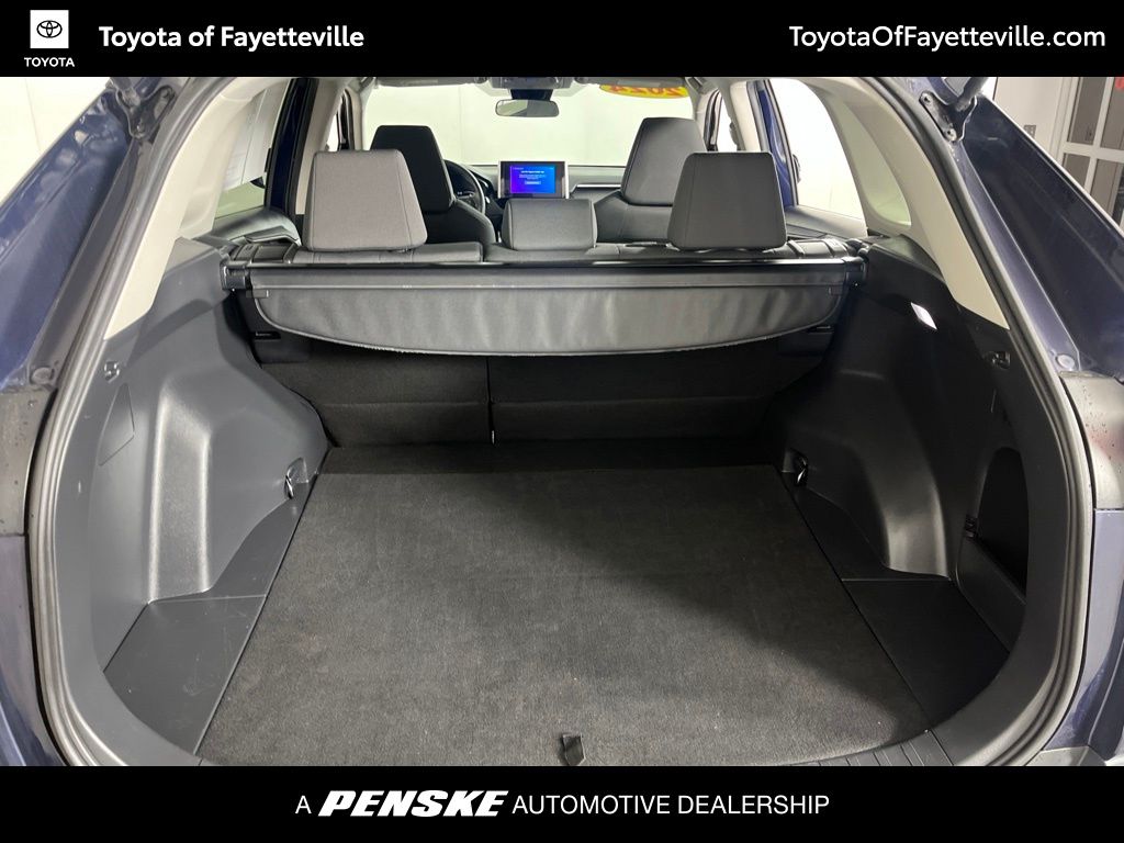 2024 Toyota RAV4 XLE - Photo 19