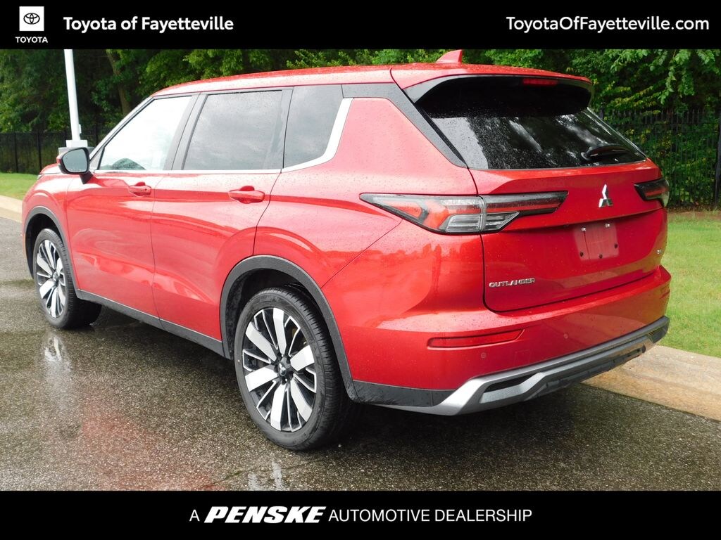 Used 2025 Mitsubishi Outlander SE SUV