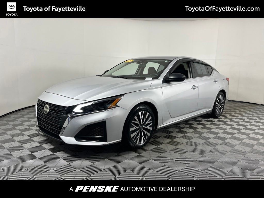 Used 2024 Nissan Altima 2.5 SV Sedan