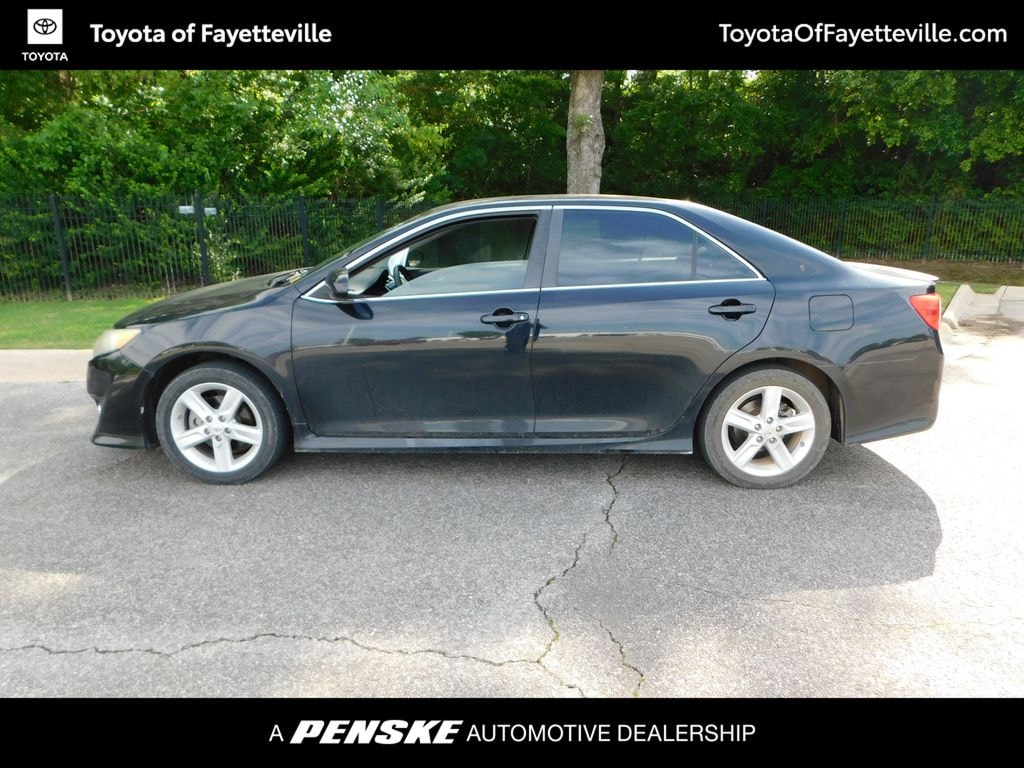 Used 2012 Toyota Camry SE Sedan