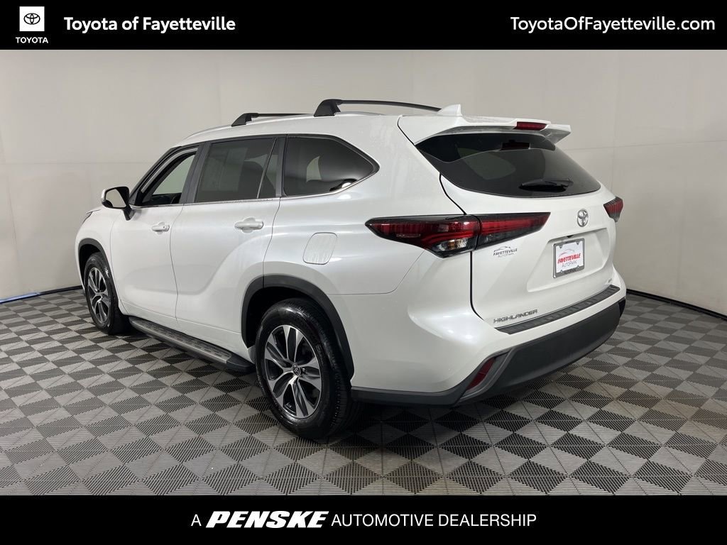 Used 2025 Toyota Highlander XLE SUV