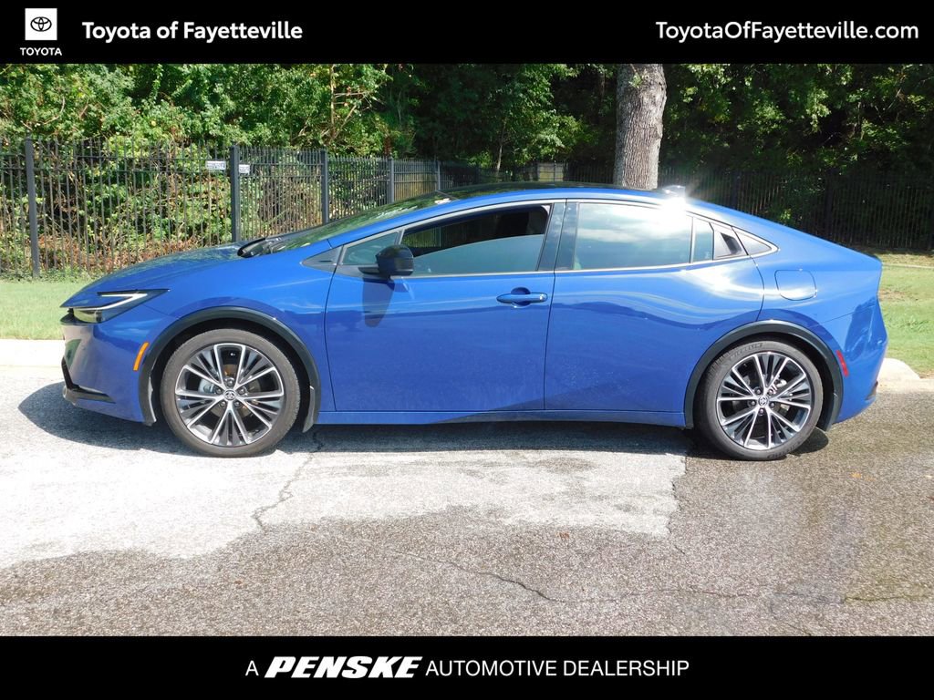2024 Toyota Prius XLE photo 2