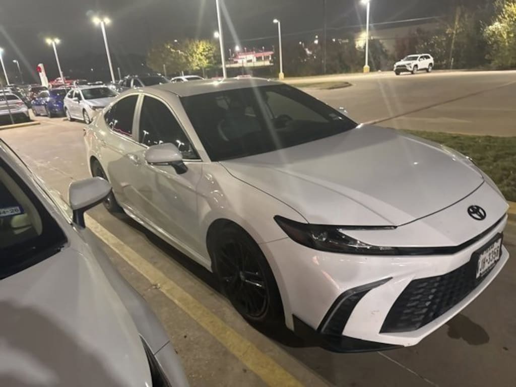 Used 2025 Toyota Camry SE Sedan