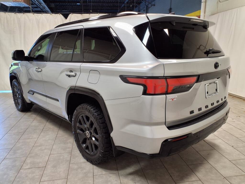 2024 Toyota Sequoia Platinum photo 3