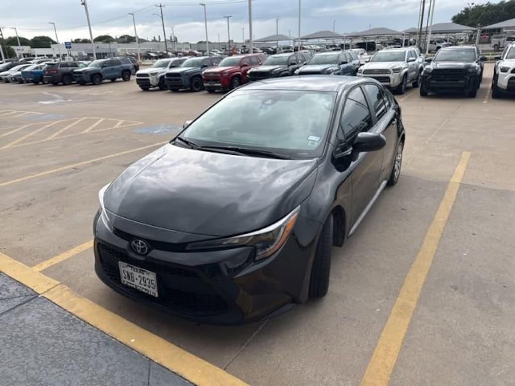 Used 2022 Toyota Corolla LE Sedan