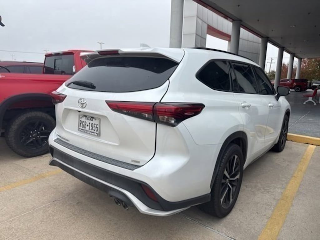 Used 2022 Toyota Highlander XSE SUV