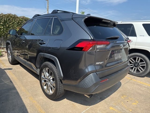 2020 Toyota RAV4 XLE Premium photo 2