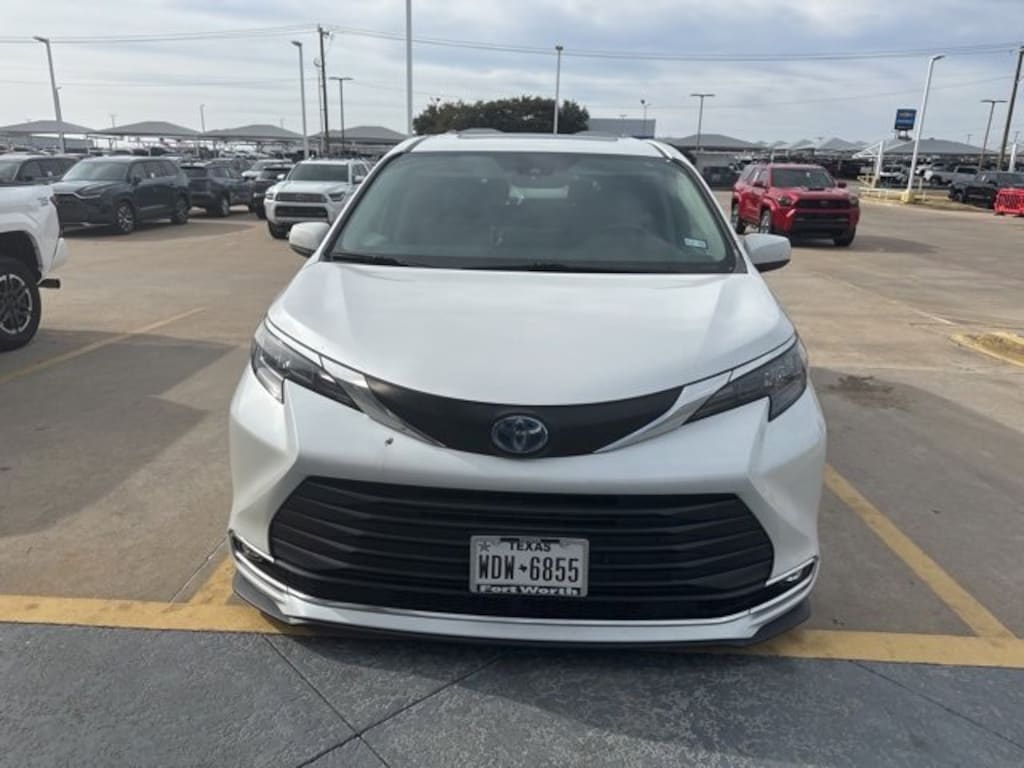Used 2024 Toyota Sienna XLE Van Passenger Van