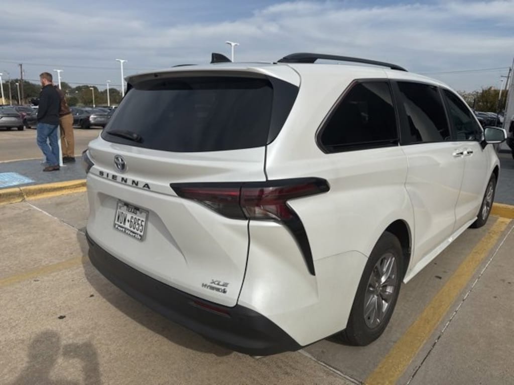 Used 2024 Toyota Sienna XLE Van Passenger Van
