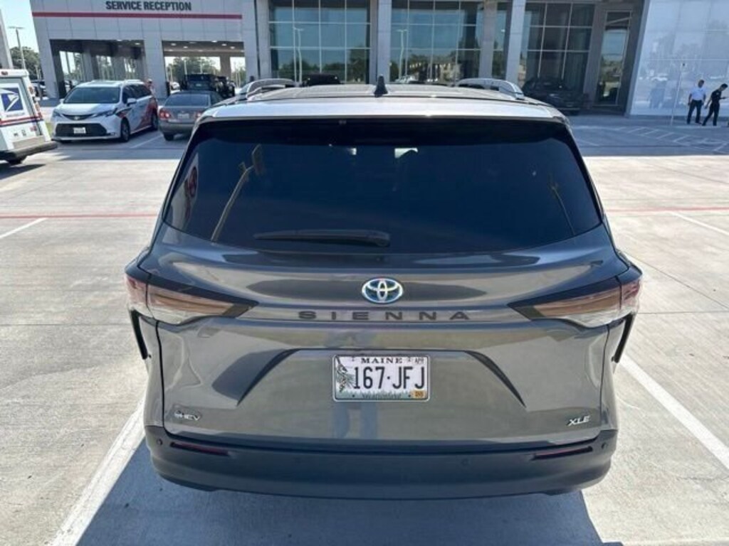 Used 2025 Toyota Sienna XLE 8 Passenger Van Passenger Van