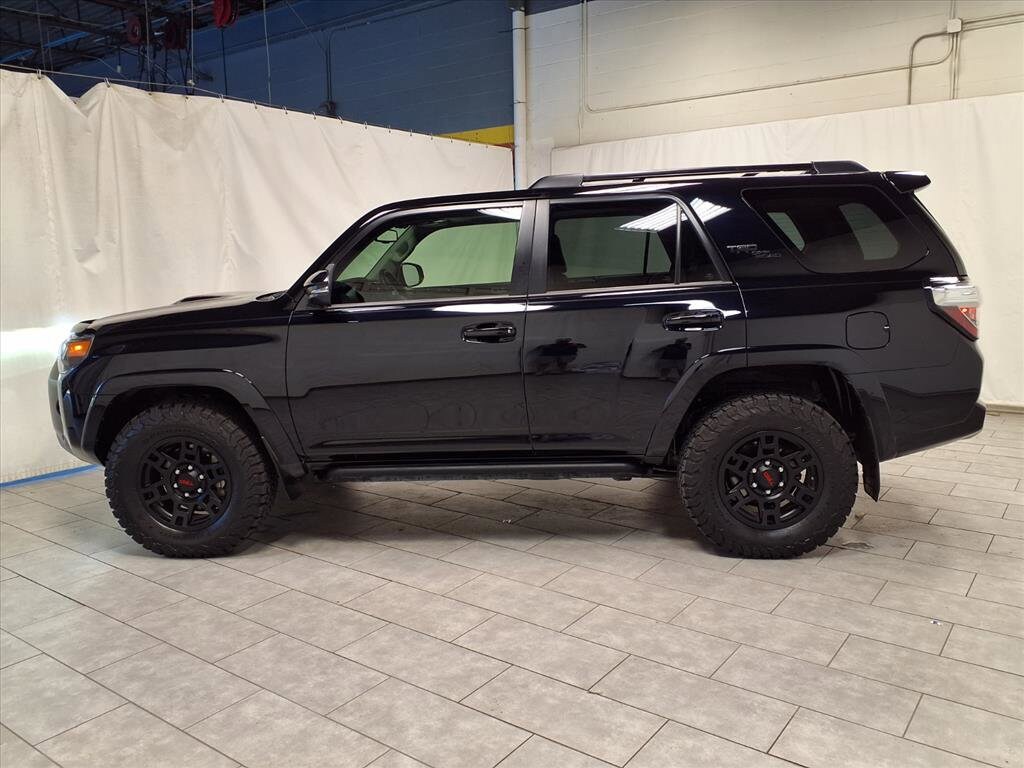 2022 Toyota 4Runner TRD Off-Road Premium photo 3