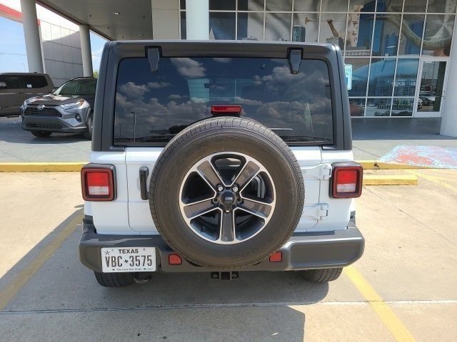 2023 Jeep Wrangler Sahara photo 4
