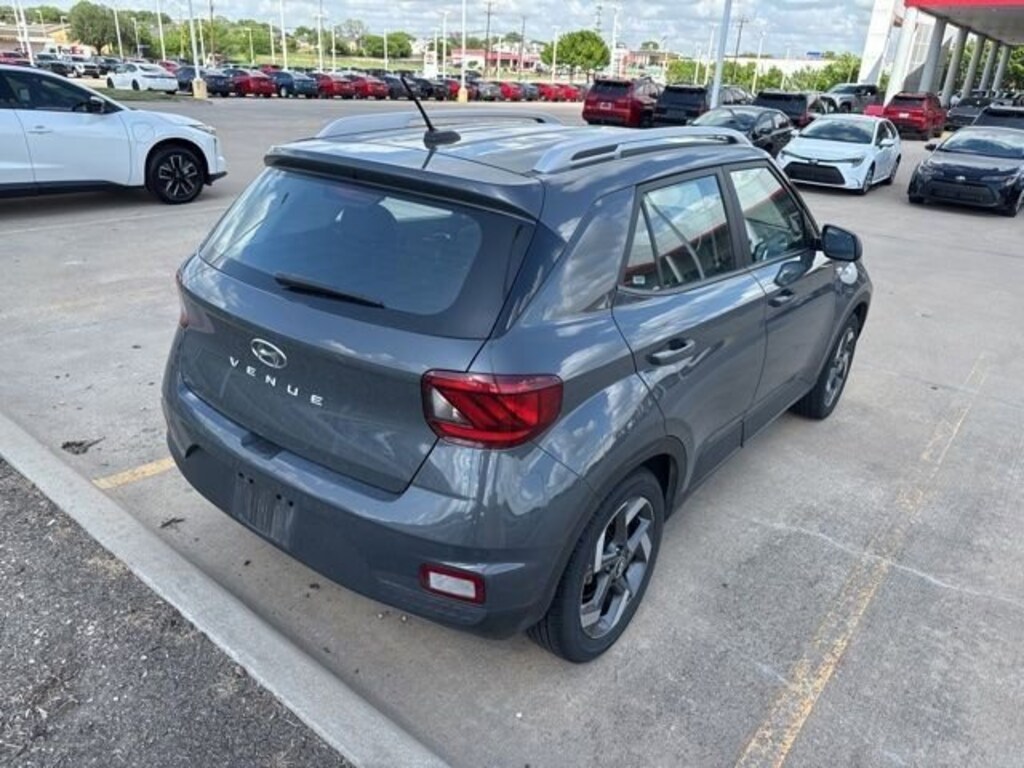 Used 2025 Hyundai Venue SUV