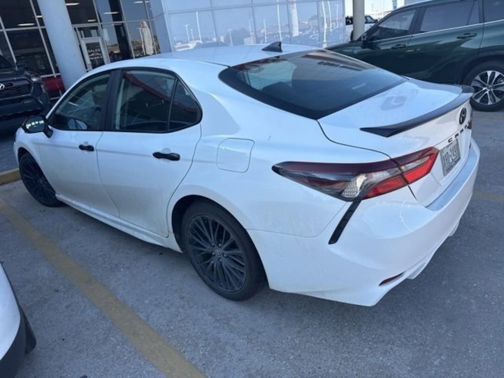 Used 2022 Toyota Camry SE Sedan