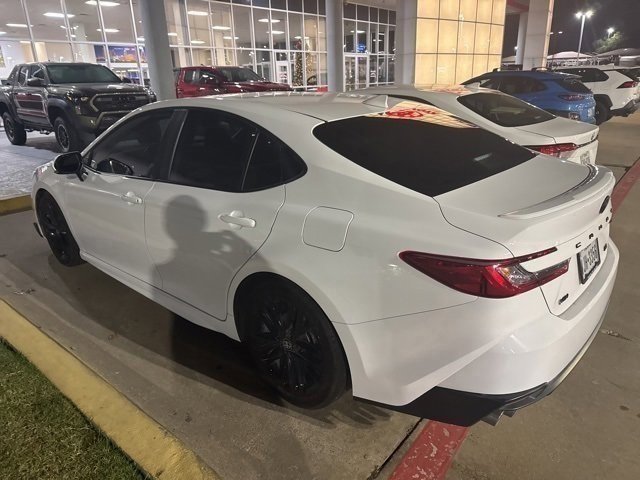 2025 Toyota Camry SE photo 4