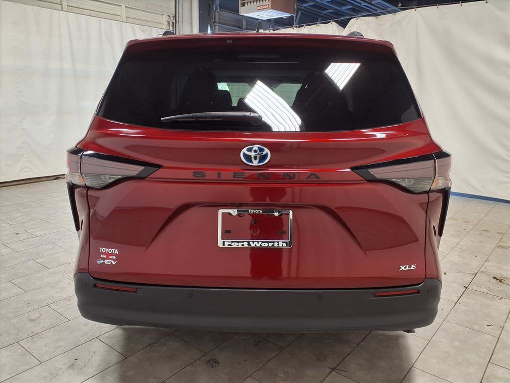 Used 2025 Toyota Sienna XLE 8 Passenger Van Passenger Van