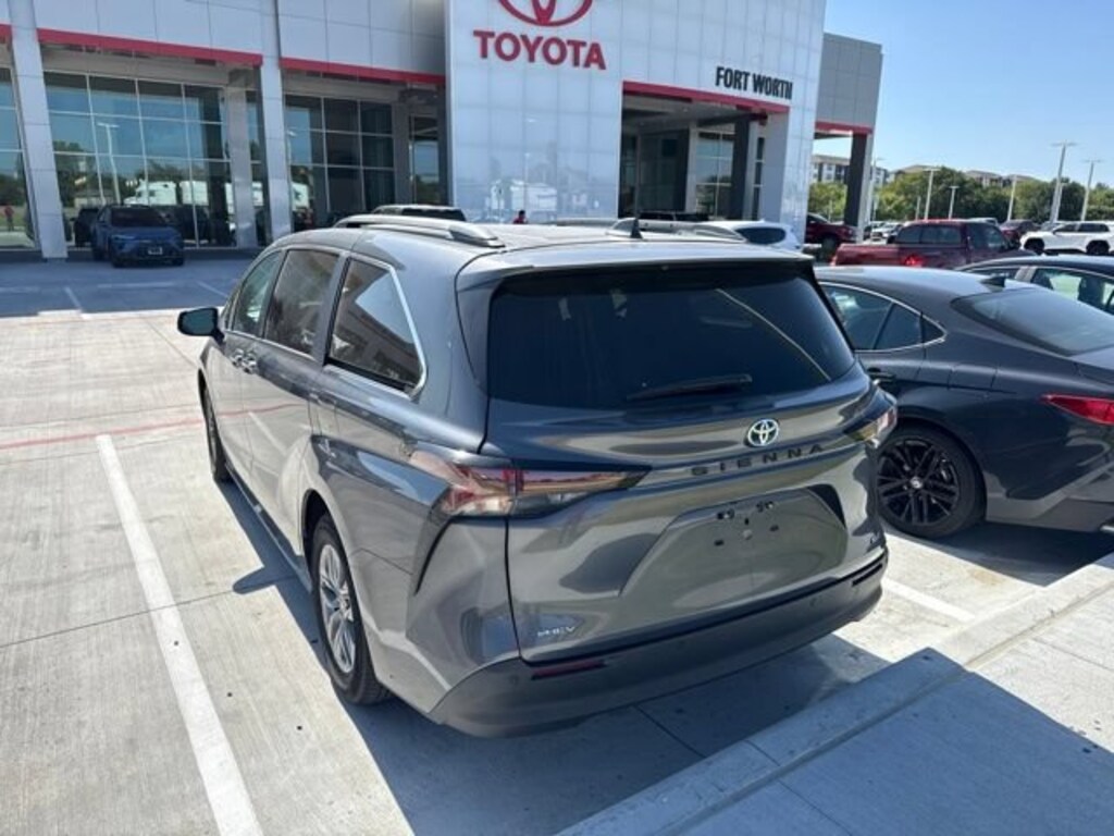 Used 2025 Toyota Sienna XLE 8 Passenger Van Passenger Van