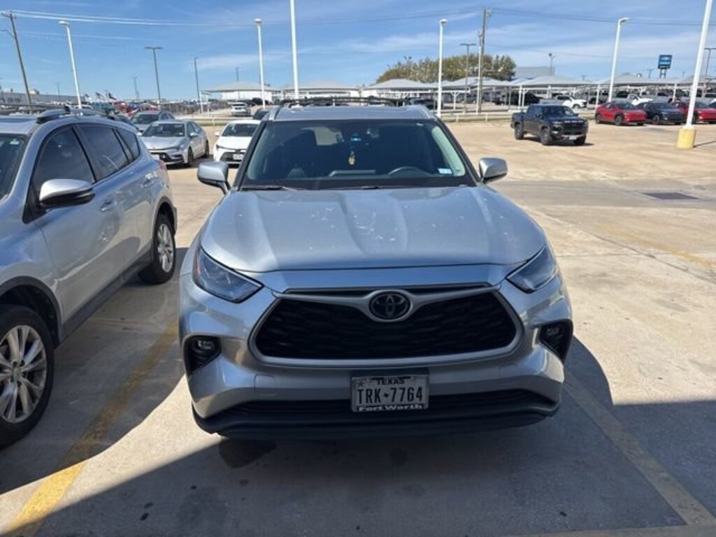 Used 2023 Toyota Highlander XLE SUV