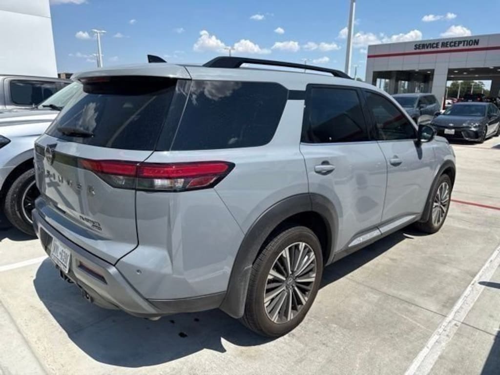 Used 2026 Nissan Pathfinder Platinum SUV