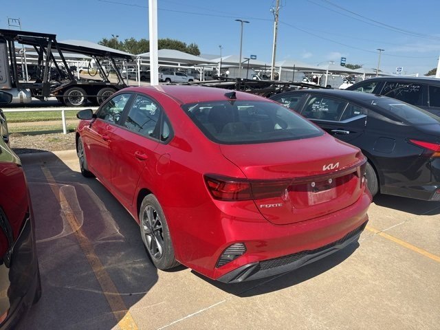 2024 Kia Forte LXS photo 3