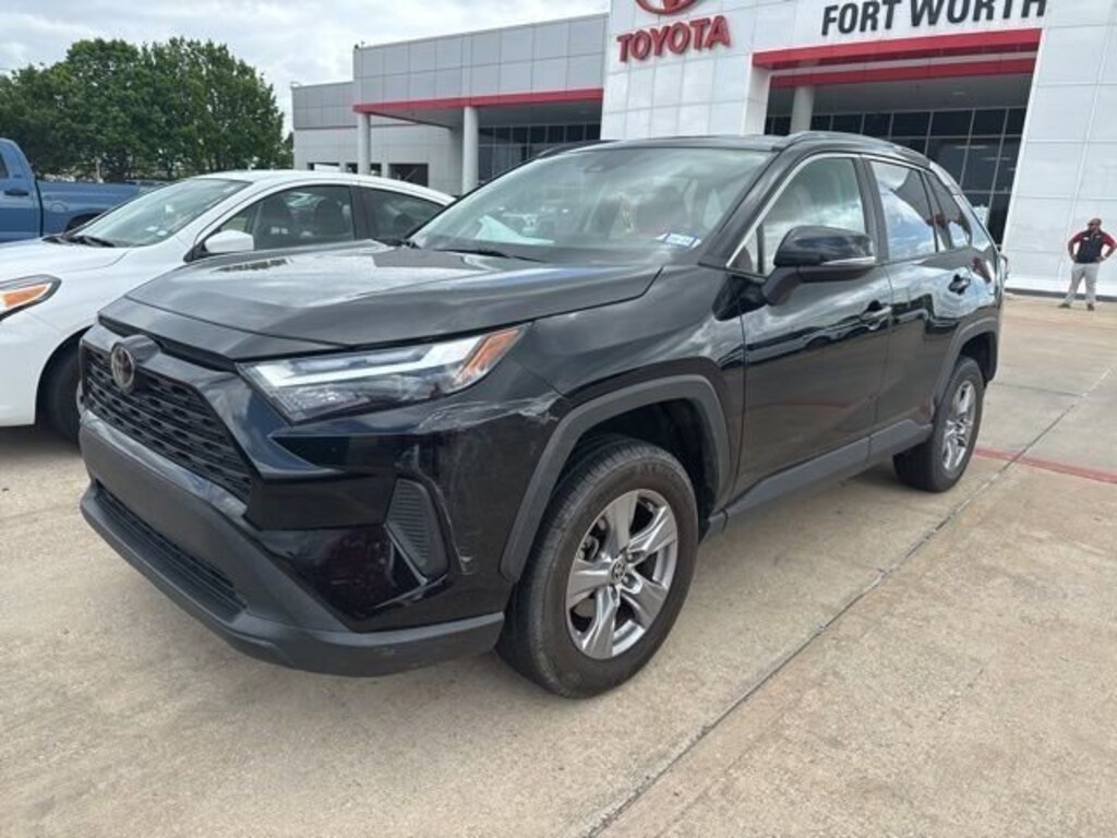 Used 2022 Toyota RAV4 XLE SUV