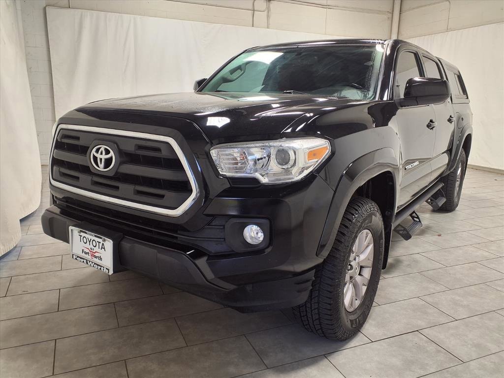 2017 Toyota Tacoma SR5 V6 photo 3