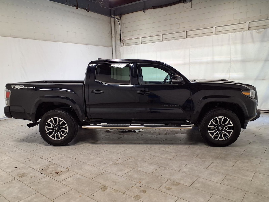 2022 Toyota Tacoma TRD Sport V6 photo 2