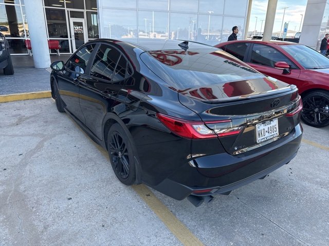 2025 Toyota Camry SE photo 3