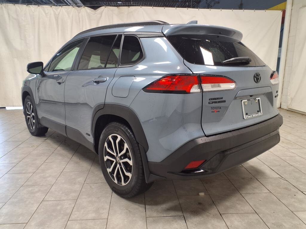 2024 Toyota Corolla Cross Hybrid SE photo 4