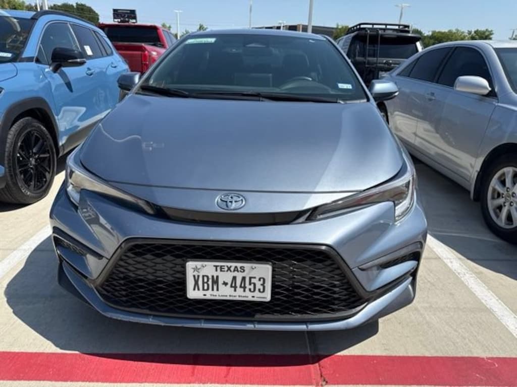 Used 2025 Toyota Corolla SE Sedan