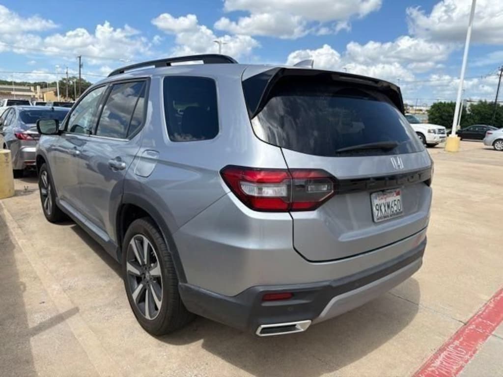 Used 2024 Honda Pilot Touring SUV