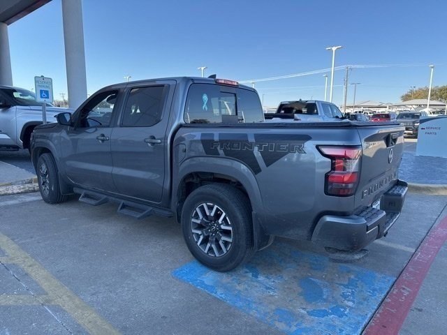 2023 Nissan Frontier SV photo 2