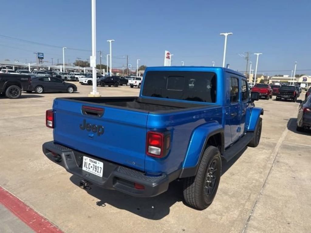Used 2025 Jeep Gladiator Sport Truck Crew Cab