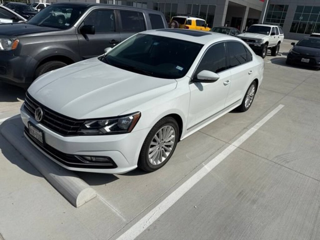 Used 2016 Volkswagen Passat 1.8T SE w/Technology/PZEV Sedan