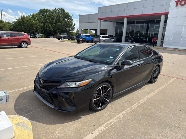 2018 Toyota Camry XSE V6 photo 2