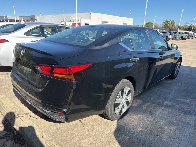 2024 Nissan Altima 2.5 S photo 2