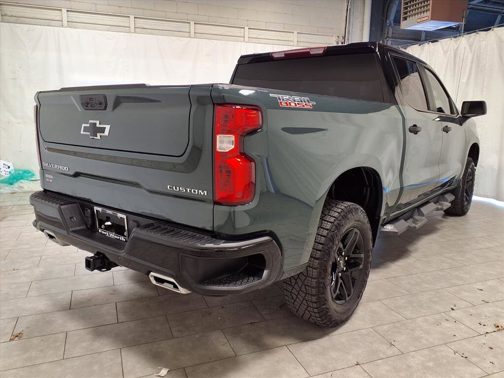 2025 Chevrolet Silverado 1500 Custom Trail Boss photo 4