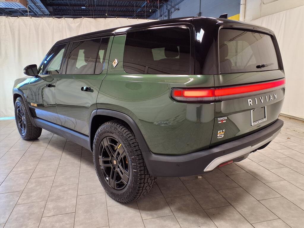 2023 Rivian R1S Adventure photo 4