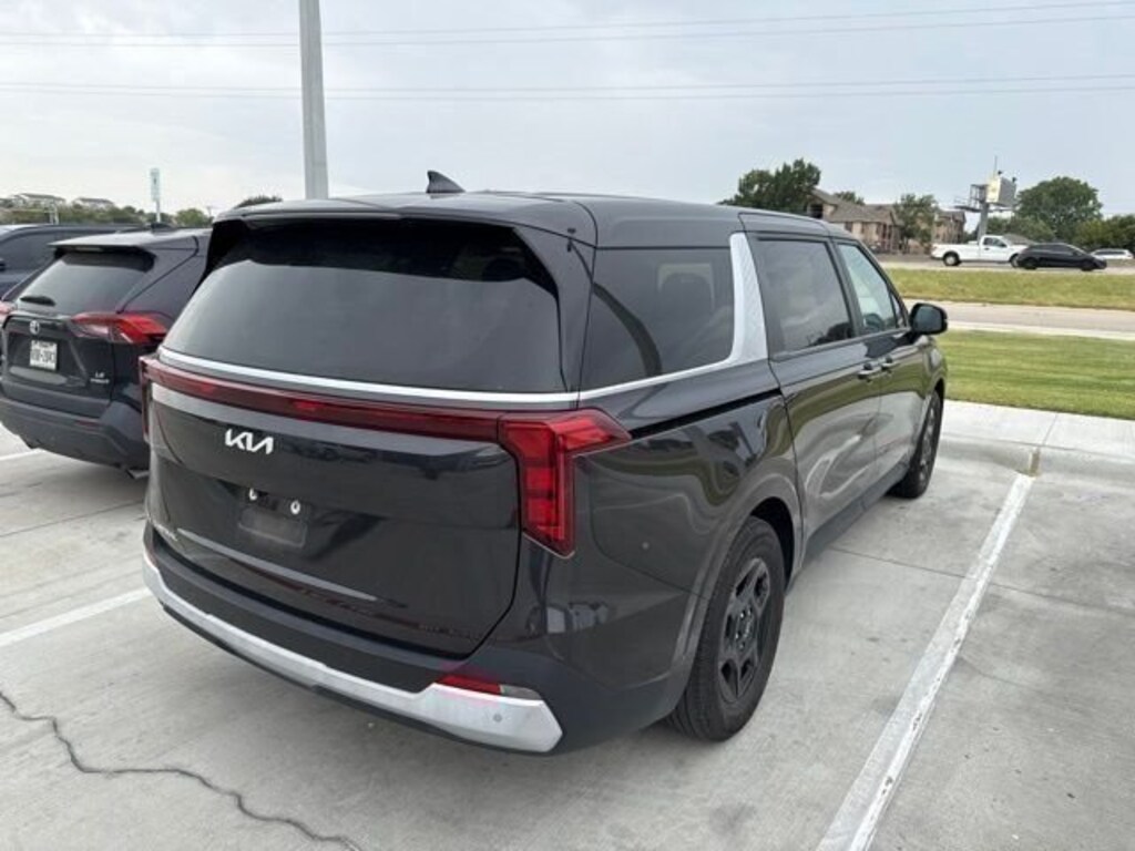 Used 2025 Kia Carnival LXS Van Passenger Van