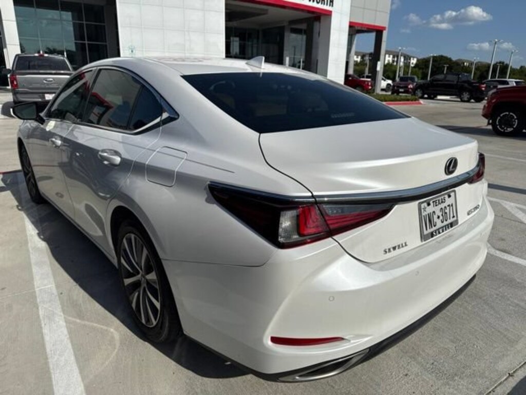 Used 2021 Lexus ES 350 Sedan