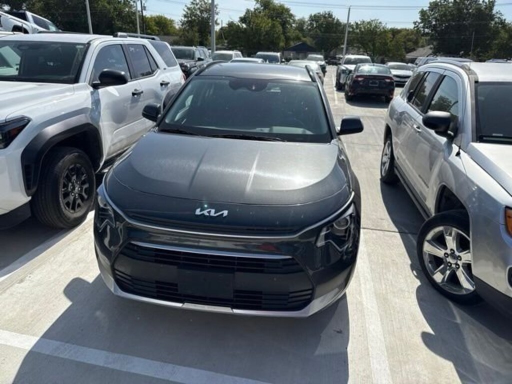 Used 2025 Kia