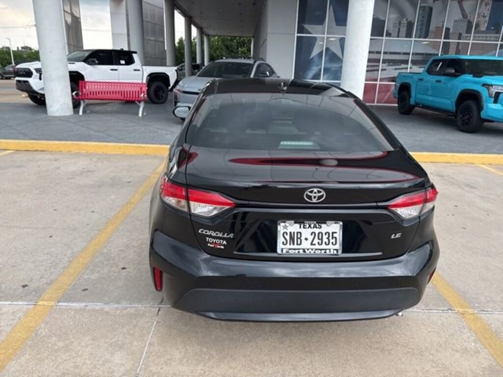 Used 2022 Toyota Corolla LE Sedan