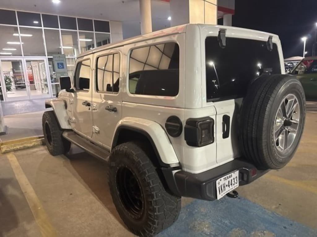 Used 2020 Jeep Wrangler Unlimited Sahara SUV