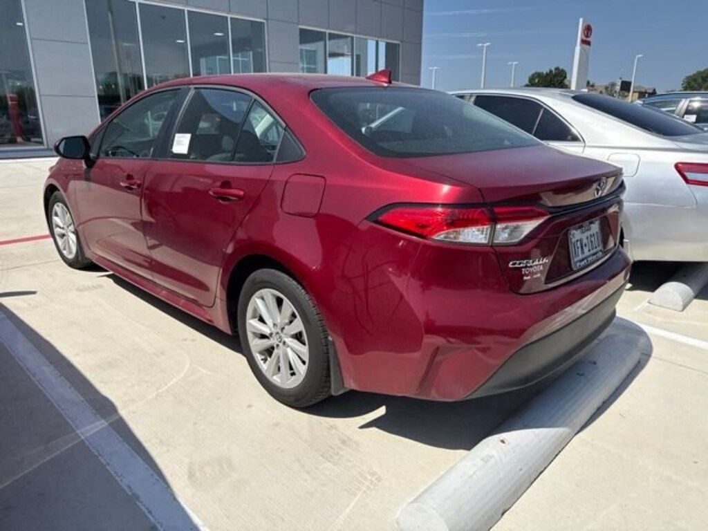 Used 2025 Toyota Corolla LE Sedan