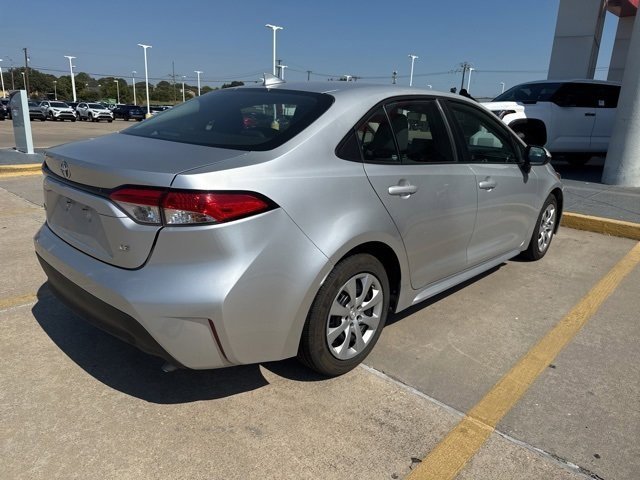2023 Toyota Corolla LE photo 4