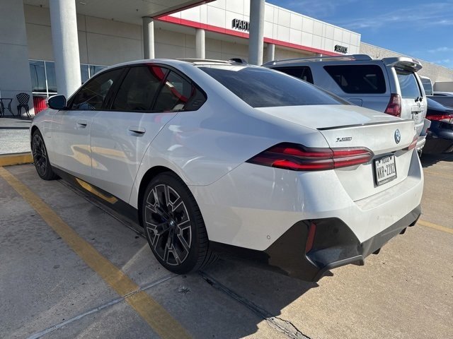 2026 Bmw 550e xDrive photo 3