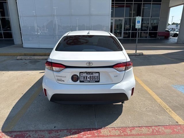 2023 Toyota Corolla LE photo 4