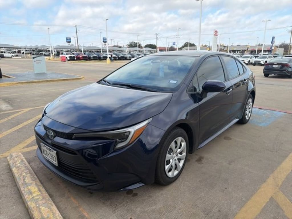 Used 2025 Toyota Corolla Hybrid LE Sedan